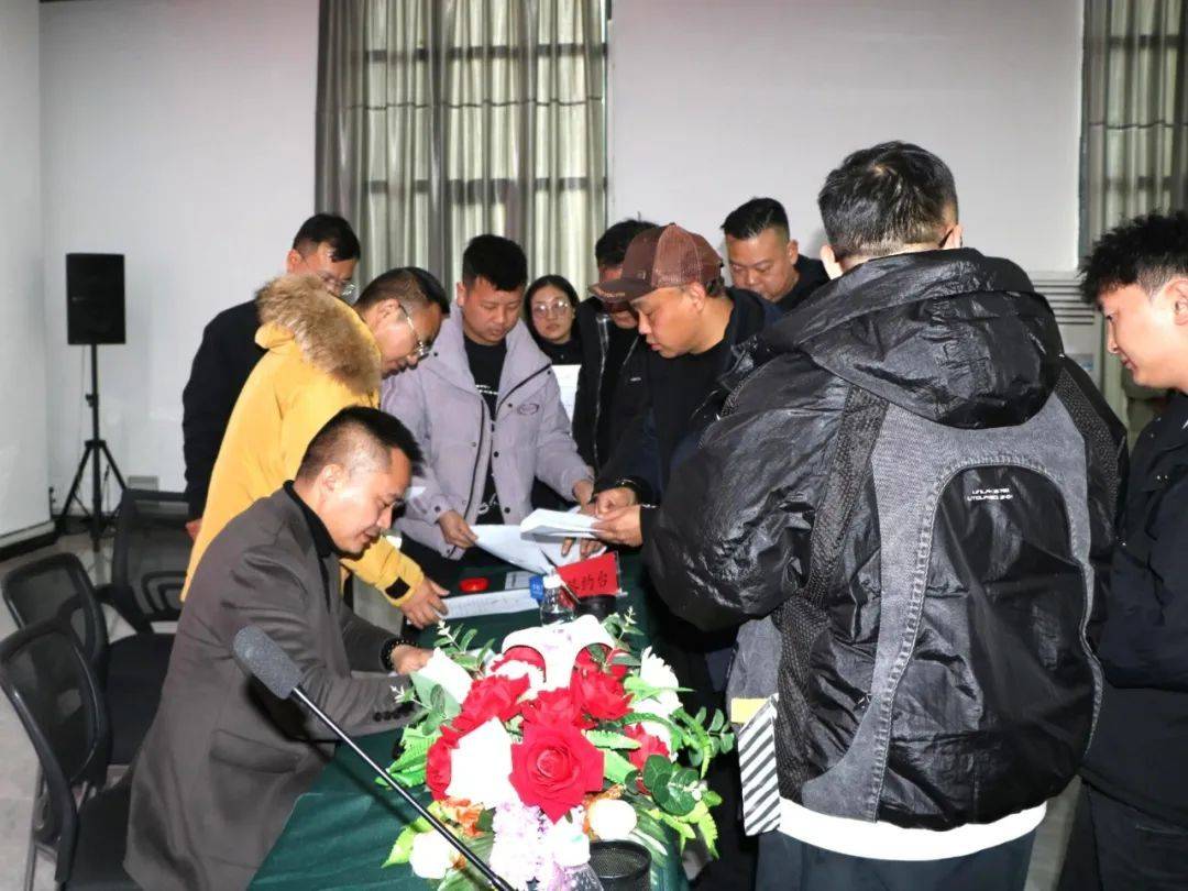领峰商贸城招商会圆满落幕携手百商共启藏地商贸新篇章ope体育注册(图2)