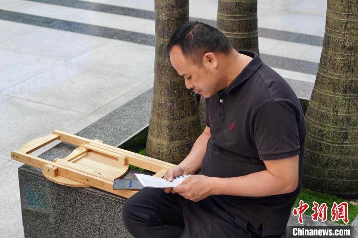 浙江义乌市场为商户开设实用商贸阿拉伯语公益晨练课(图1) 浙江义乌市场为商户开设实用商贸阿拉伯语公益晨练课(图1)
