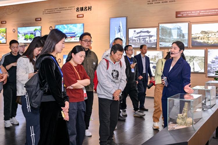 万千气象看山东丨网络名人走进临沂：触摸“商贸名城物流之都”的